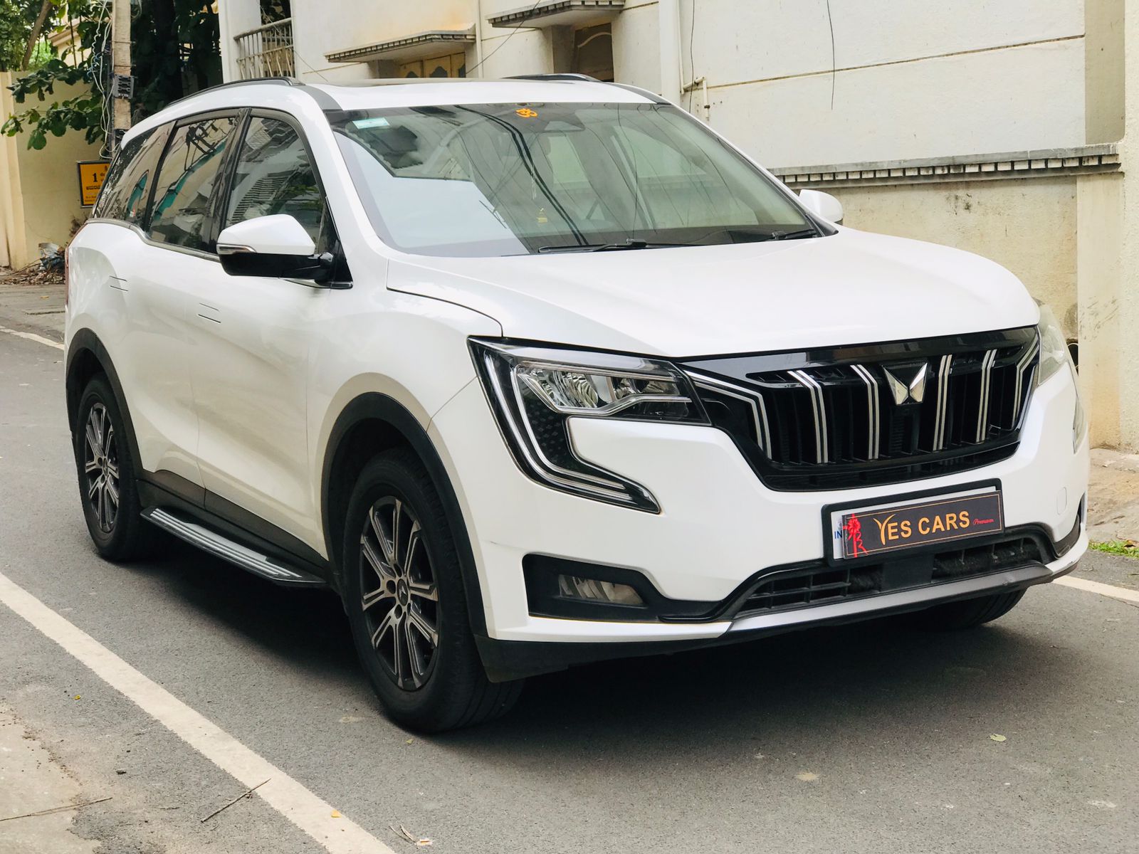 MAHINDRA XUV 700 AX7 DSL MT