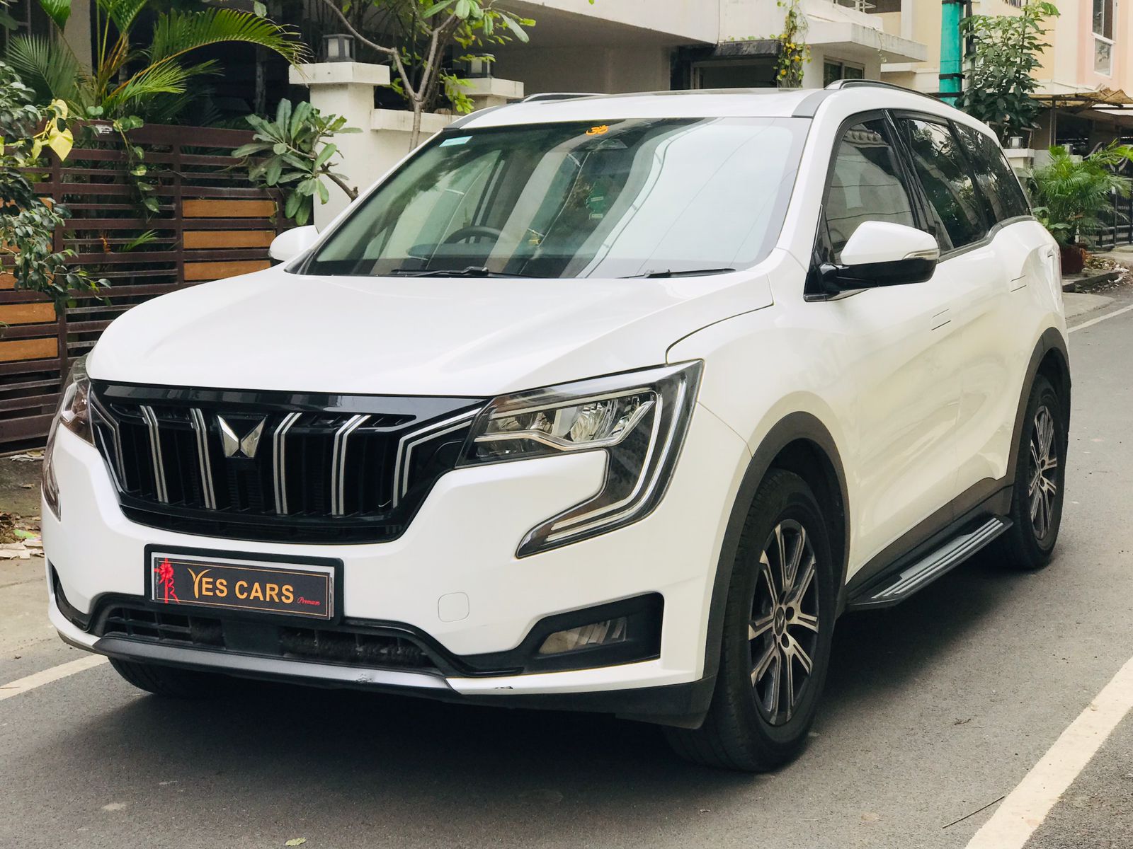 MAHINDRA XUV 700 AX7 DSL MT