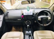 ISUZU MU-X 2WD AT