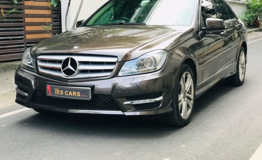 BENZ C220 BROWN