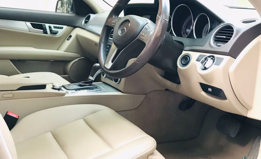 BENZ C220 BROWN