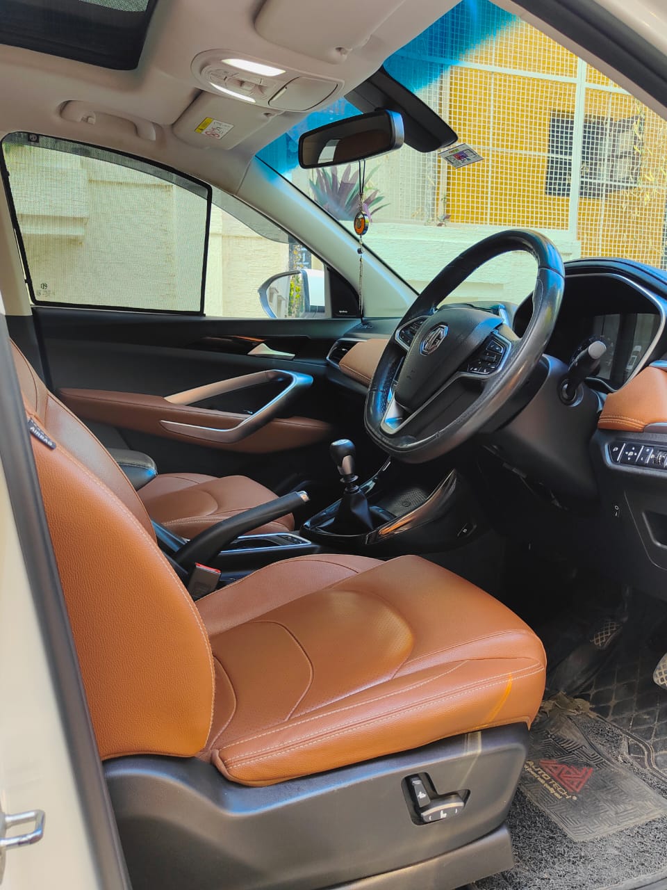 HECTOR PLUS 6SEAT DEMT SHARPB BS6