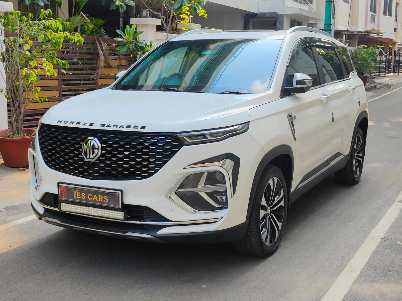 HECTOR PLUS 6SEAT DEMT SHARPB BS6