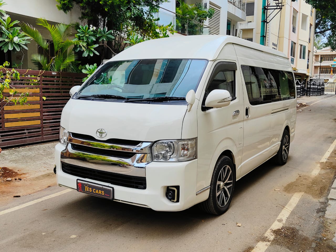 TOYOTA COMMUTER VAN